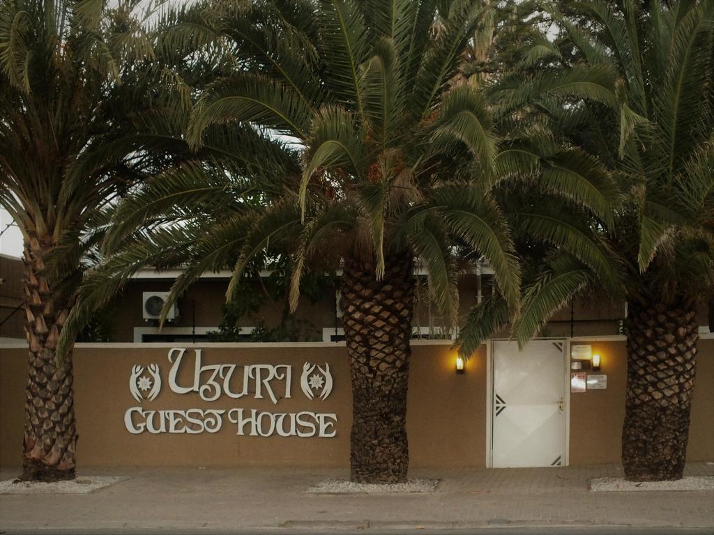 ווינדהוק Uzuri Guesthouse Cc מראה חיצוני תמונה