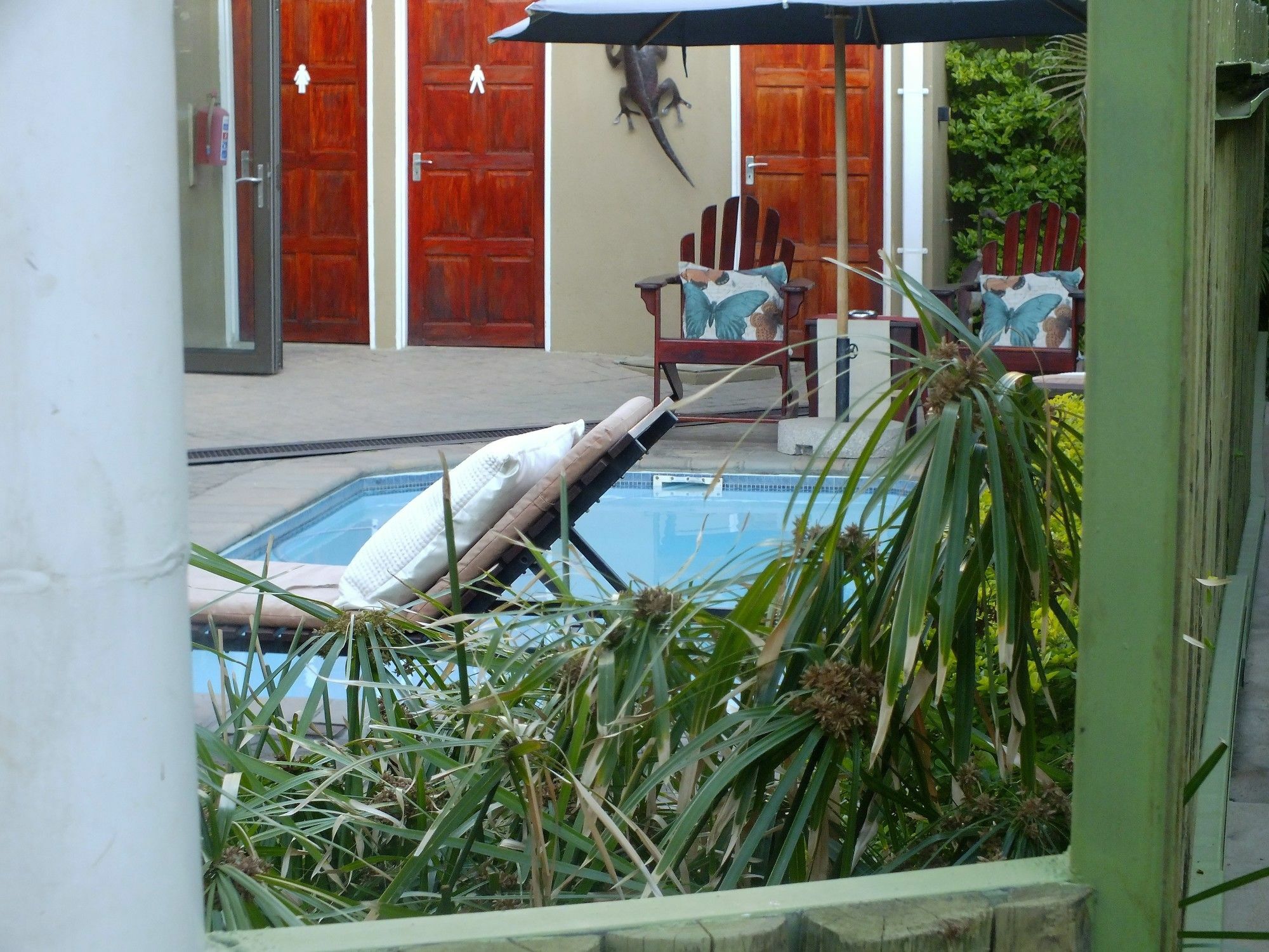 ווינדהוק Uzuri Guesthouse Cc מראה חיצוני תמונה
